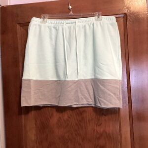 Sweatshirt material skirt by City Streets